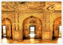 Agra: The city of tombs and mausoleums